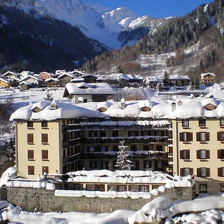 Hotel Tavernier Courmayeur Buitenkant foto